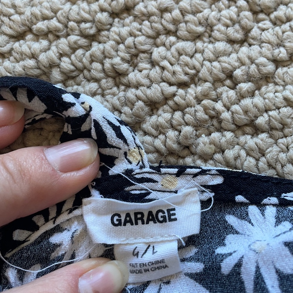Daisy Garage Top - Picture 3 of 4